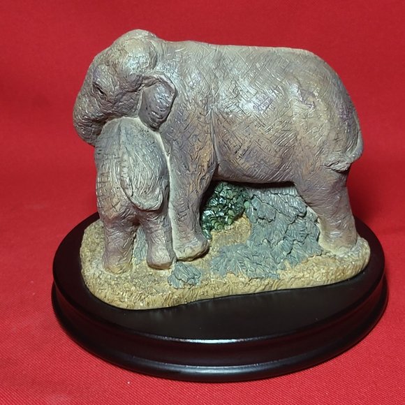 Earth Home Indian Elephant Mother and Calf Figurine on Wood Base - Picture 3 of 14